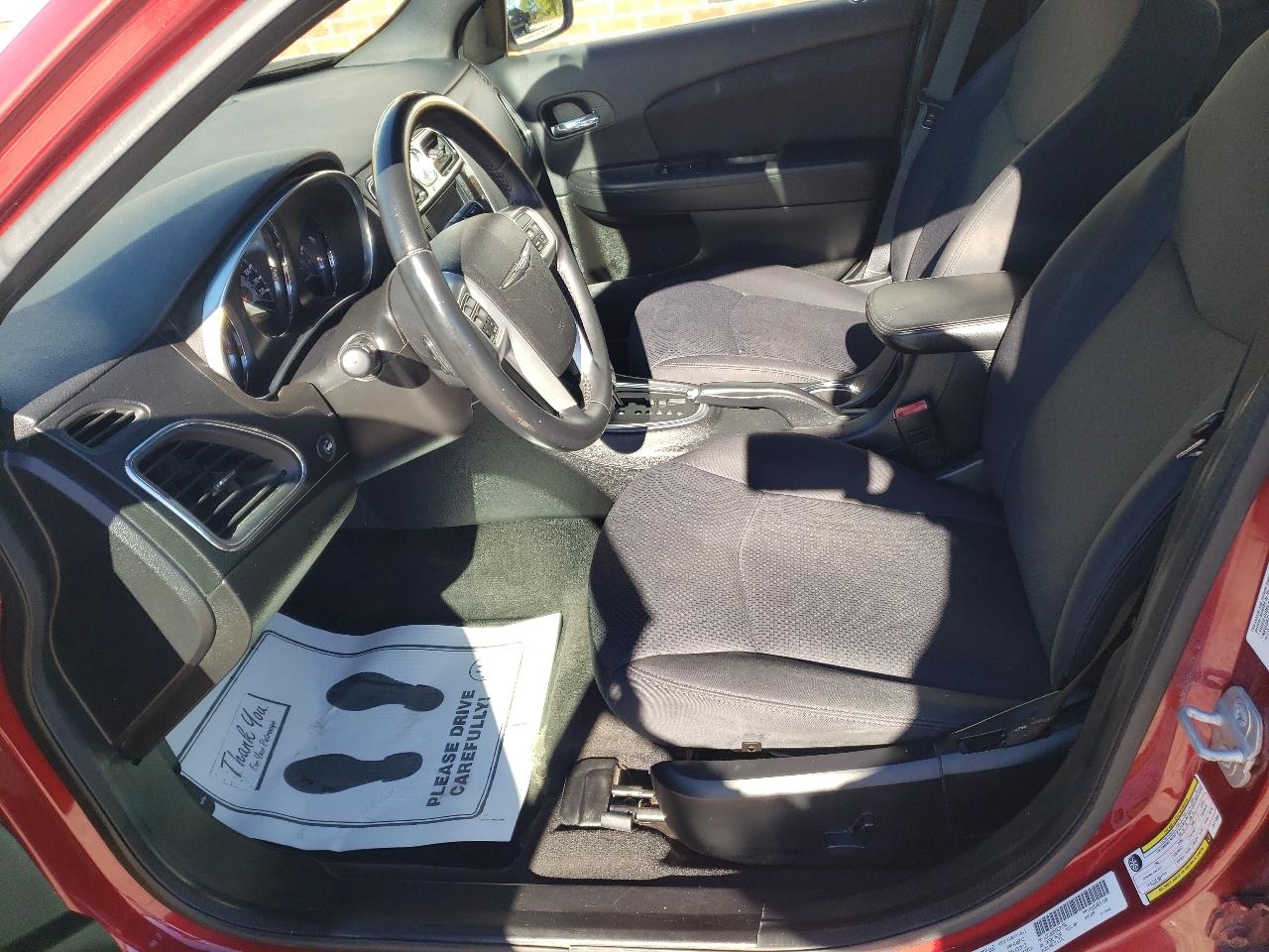 Chrysler 200 4dr Sdn Touring 2014