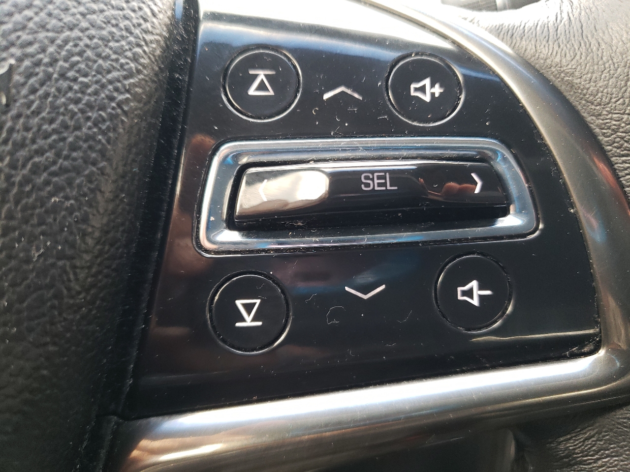 Cadillac ATS 4dr Sdn 2.5L Luxury RWD 2013 Cadillac ATS 4dr Sdn 2.5L Luxury RWD 2013
