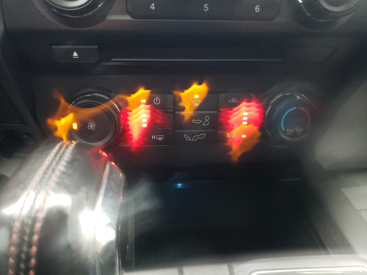 Ford F-150 XLT 4WD SuperCrew 5.5' Box 2018 Ford F-150 XLT 4WD SuperCrew 5.5' Box 2018