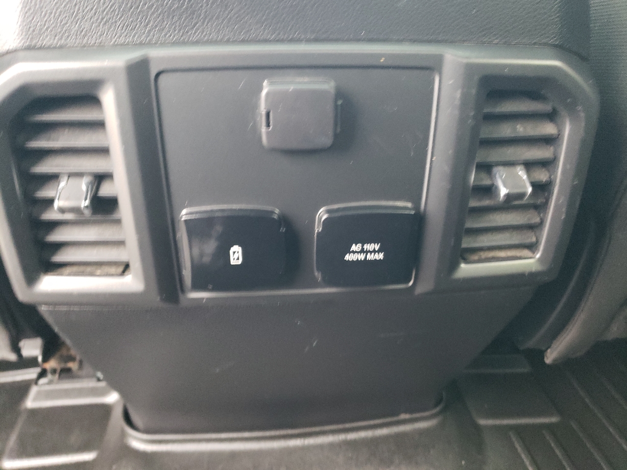 Ford F-150 XLT 4WD SuperCrew 5.5' Box 2018 Ford F-150 XLT 4WD SuperCrew 5.5' Box 2018