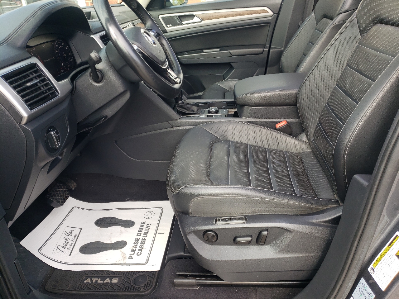 Volkswagen Atlas 3.6L V6 SEL Premium 4MOTION 2019 Volkswagen Atlas 3.6L V6 SEL Premium 4MOTION 2019