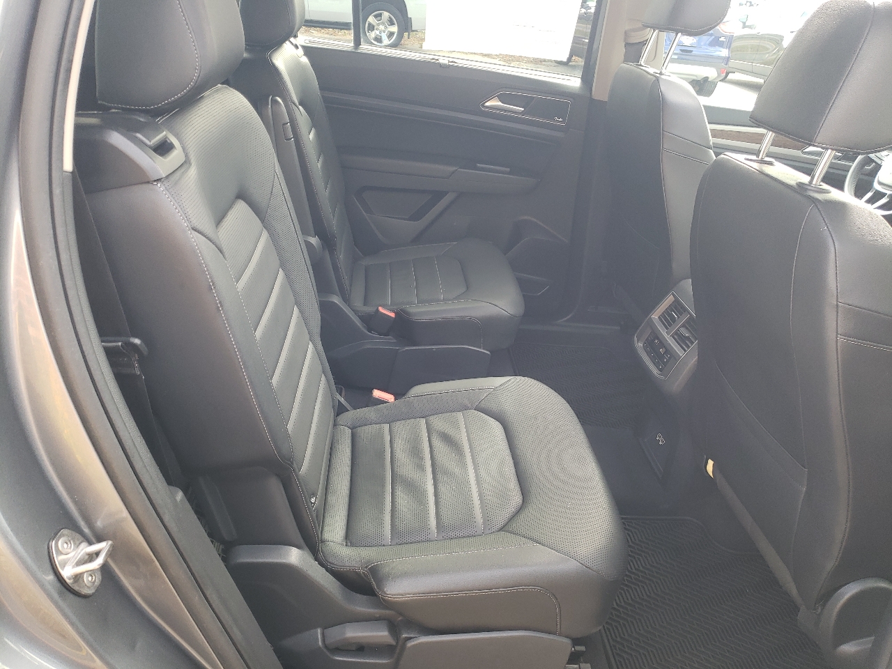 Volkswagen Atlas 3.6L V6 SEL Premium 4MOTION 2019 Volkswagen Atlas 3.6L V6 SEL Premium 4MOTION 2019