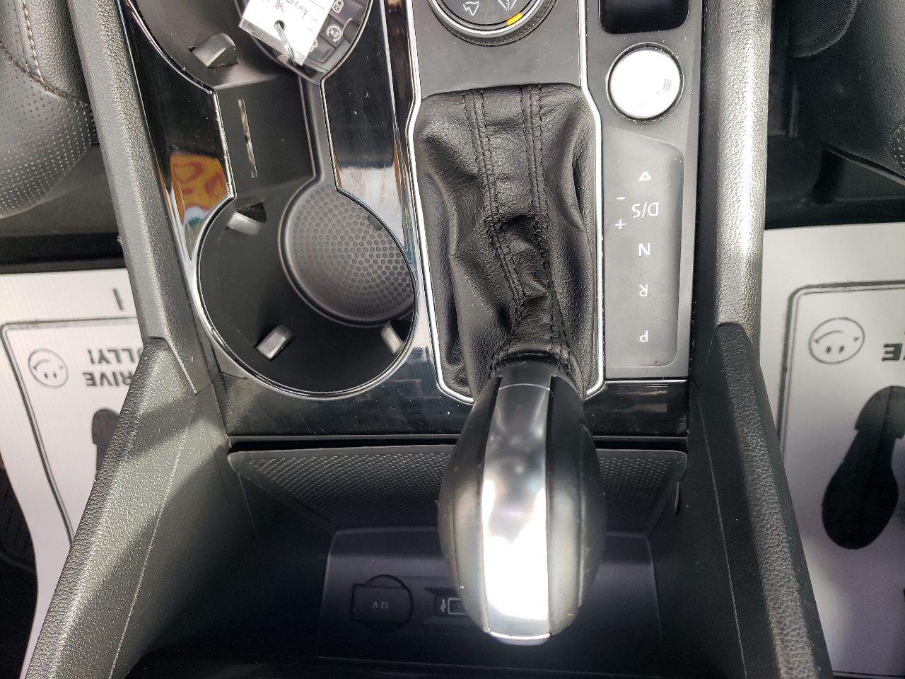 Volkswagen Atlas 3.6L V6 SEL Premium 4MOTION 2019 Volkswagen Atlas 3.6L V6 SEL Premium 4MOTION 2019