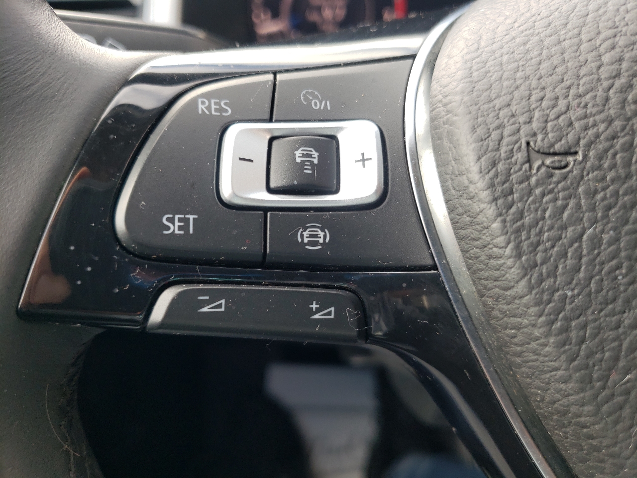 Volkswagen Atlas 3.6L V6 SEL Premium 4MOTION 2019 Volkswagen Atlas 3.6L V6 SEL Premium 4MOTION 2019