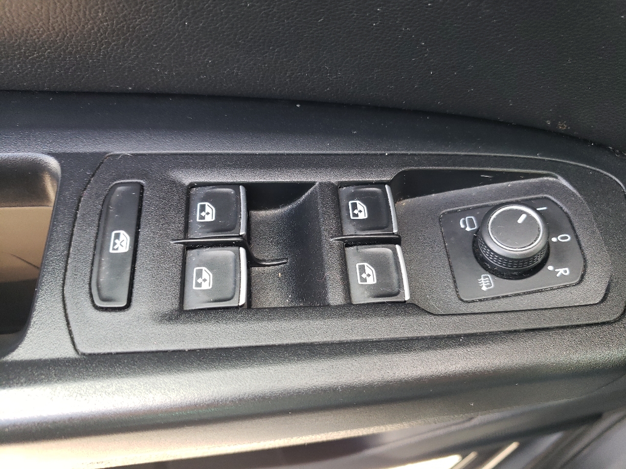 Volkswagen Atlas 3.6L V6 SEL Premium 4MOTION 2019 Volkswagen Atlas 3.6L V6 SEL Premium 4MOTION 2019