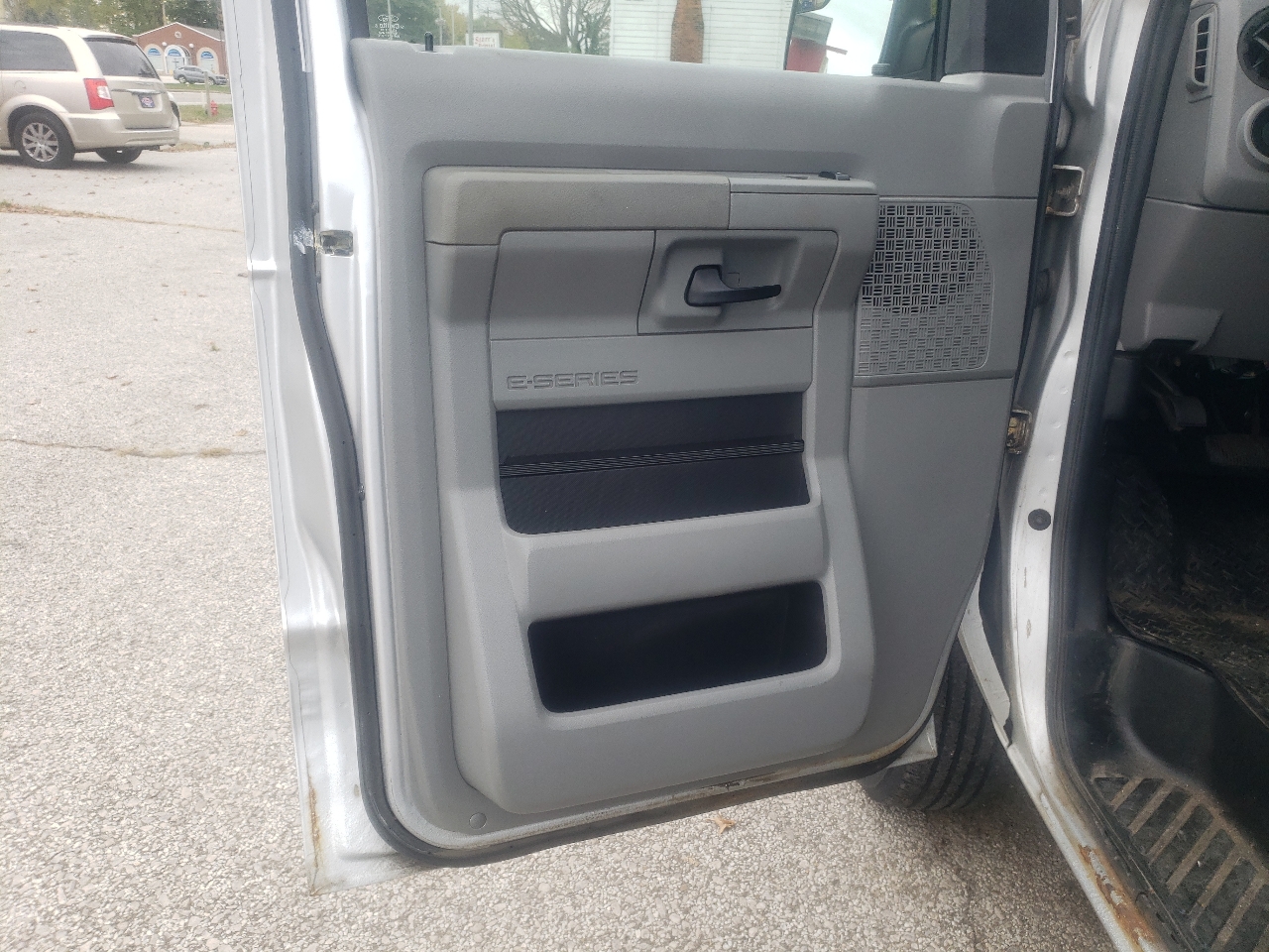 Ford Econoline Cargo Van E-150 Commercial 2012 Ford Econoline Cargo Van E-150 Commercial 2012