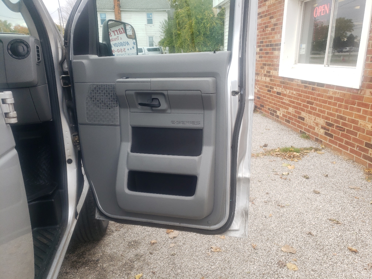 Ford Econoline Cargo Van E-150 Commercial 2012 Ford Econoline Cargo Van E-150 Commercial 2012