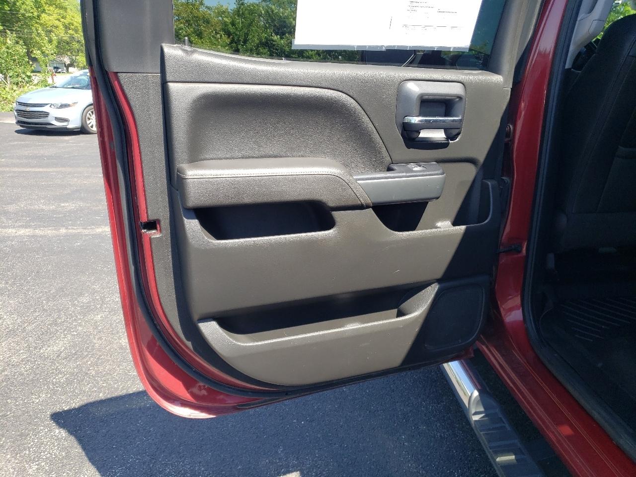 Chevrolet Silverado 1500 4WD Crew Cab 143.5" LT w/1LT 2018