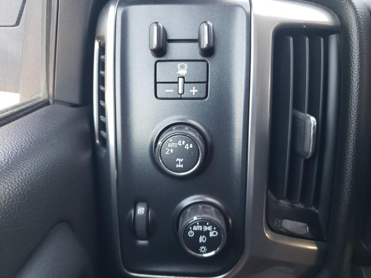 Chevrolet Silverado 1500 4WD Crew Cab 143.5" LT w/1LT 2018