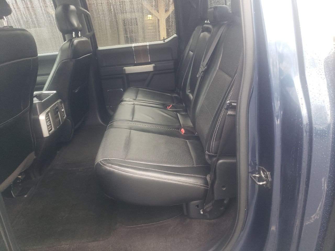 Ford F-150 4WD SuperCrew 145" Lariat 2016