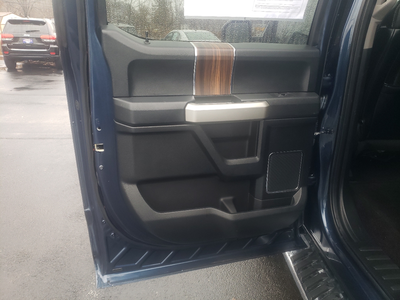 Ford F-150 4WD SuperCrew 145" Lariat 2016