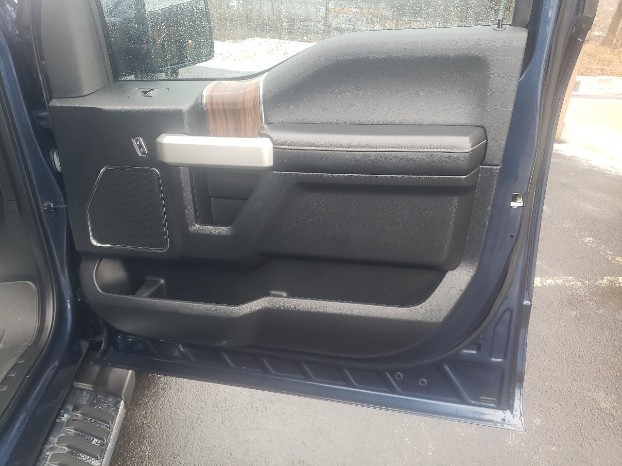 Ford F-150 4WD SuperCrew 145" Lariat 2016