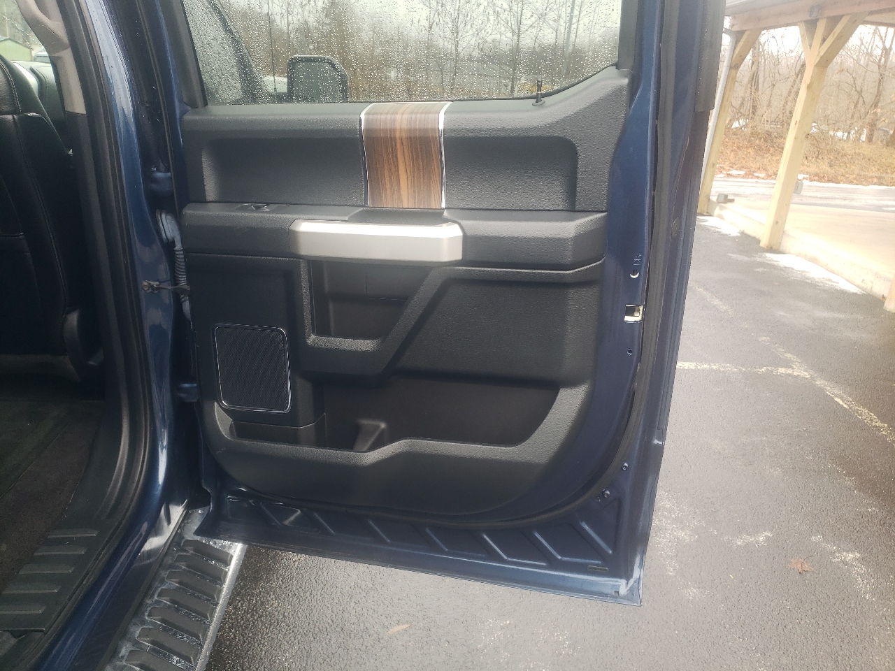 Ford F-150 4WD SuperCrew 145" Lariat 2016