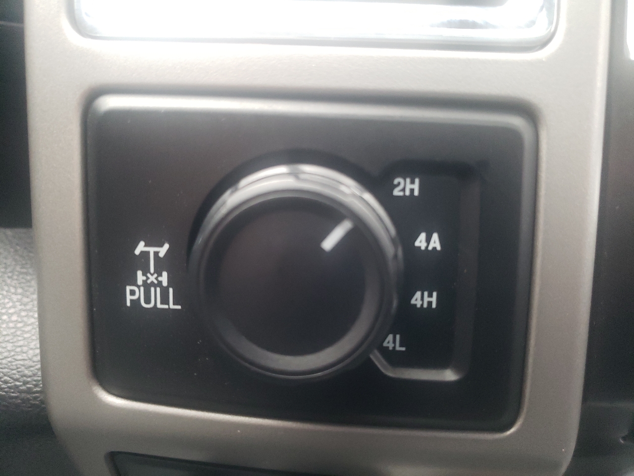 Ford F-150 4WD SuperCrew 145" Lariat 2016