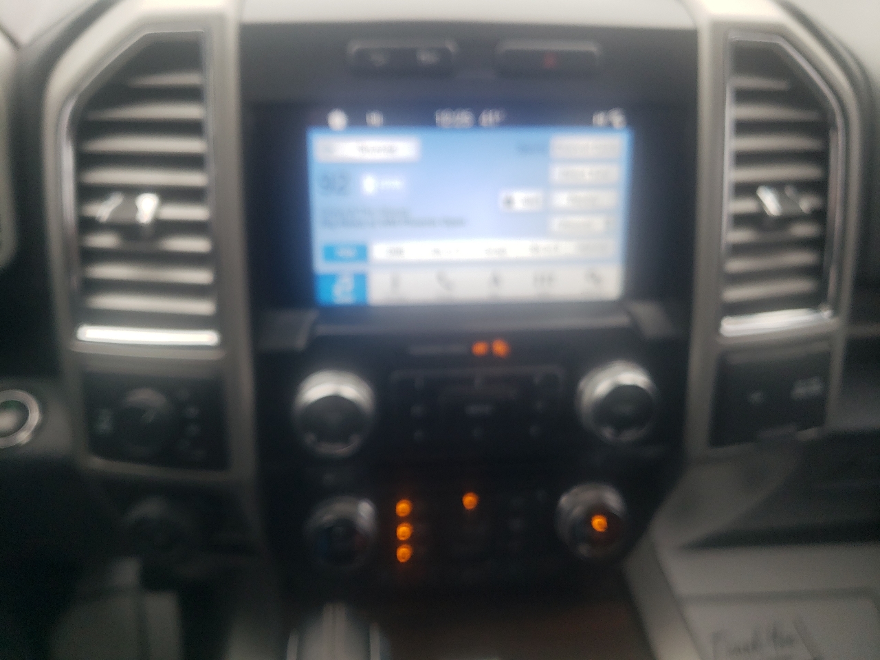 Ford F-150 4WD SuperCrew 145" Lariat 2016