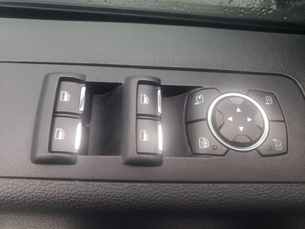 Ford F-150 4WD SuperCrew 145" Lariat 2016