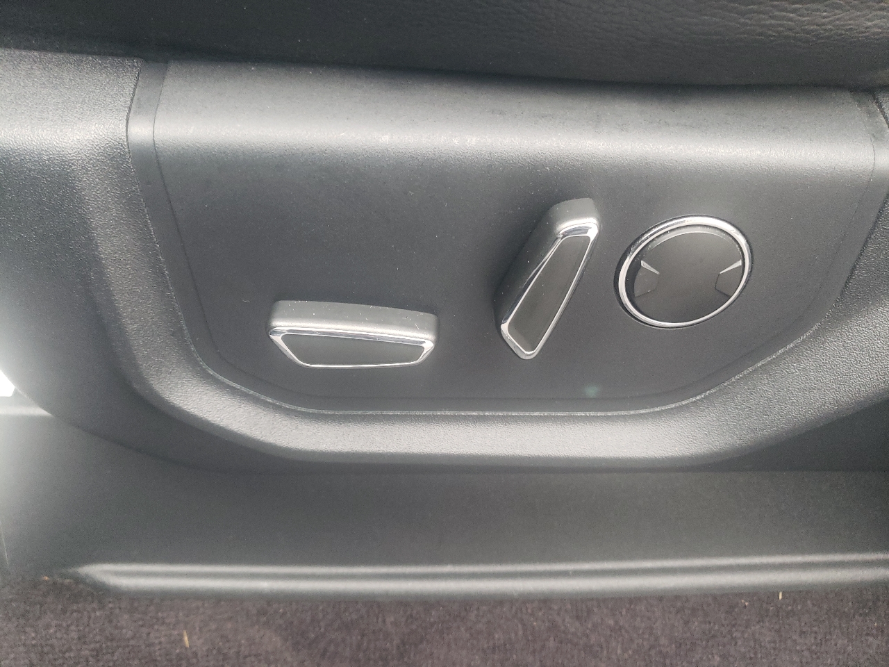 Ford F-150 4WD SuperCrew 145" Lariat 2016