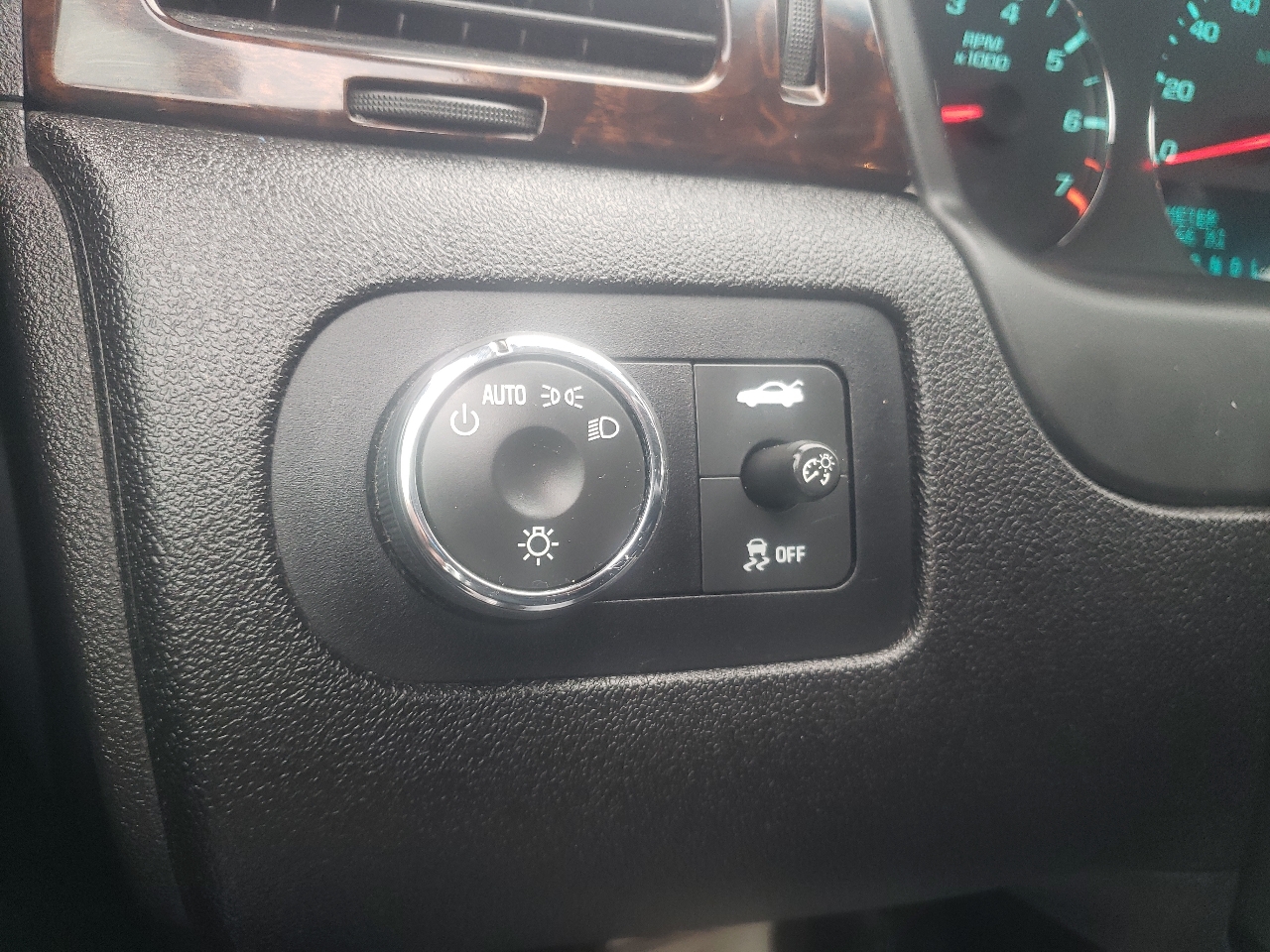 Chevrolet Impala 4dr Sdn LT Retail 2013