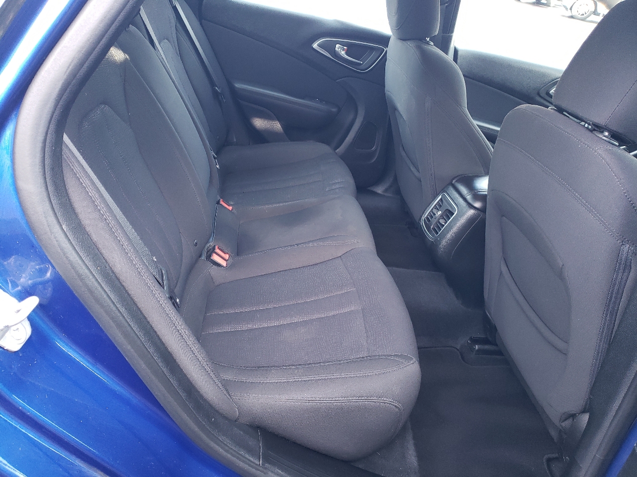 Chrysler 200 4dr Sdn Limited FWD 2015