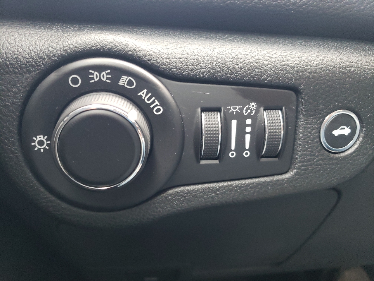 Chrysler 200 4dr Sdn Limited FWD 2015