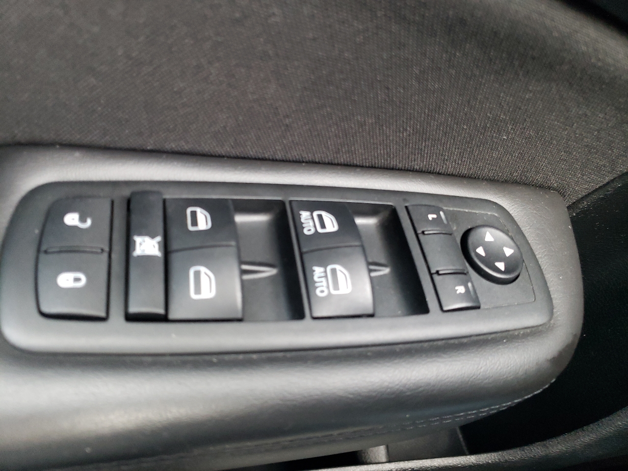 Chrysler 200 4dr Sdn Limited FWD 2015