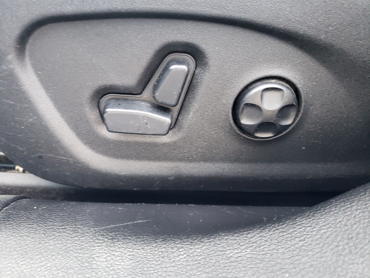 Chrysler 200 4dr Sdn Limited FWD 2015