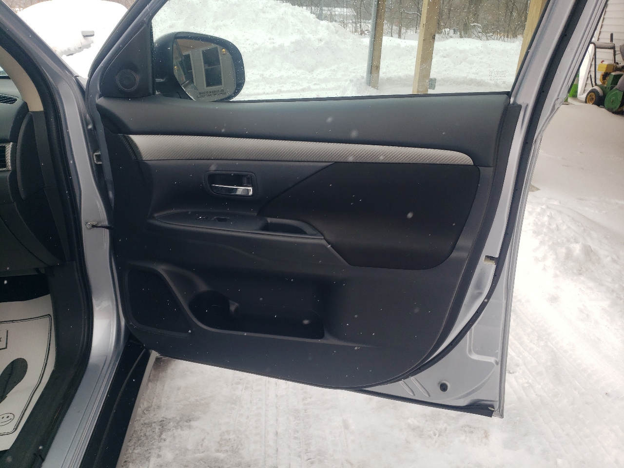 Mitsubishi Outlander 2WD 4dr ES 2015