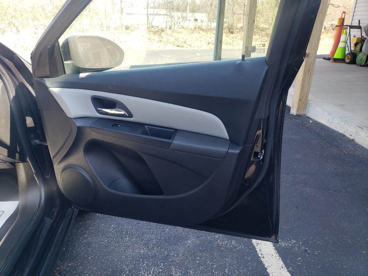 Chevrolet Cruze 4dr Sdn Auto ECO 2013