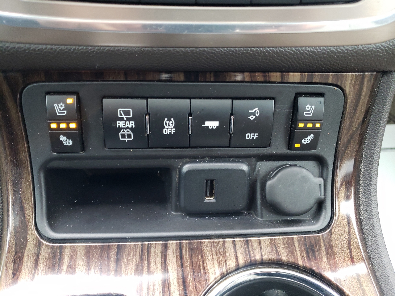 GMC Acadia AWD 4dr Denali 2015