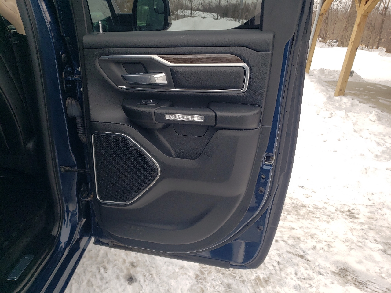 RAM 1500 Laramie 4x4 Quad Cab 6'4" Box 2019