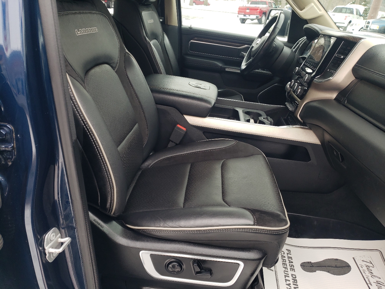 RAM 1500 Laramie 4x4 Quad Cab 6'4" Box 2019