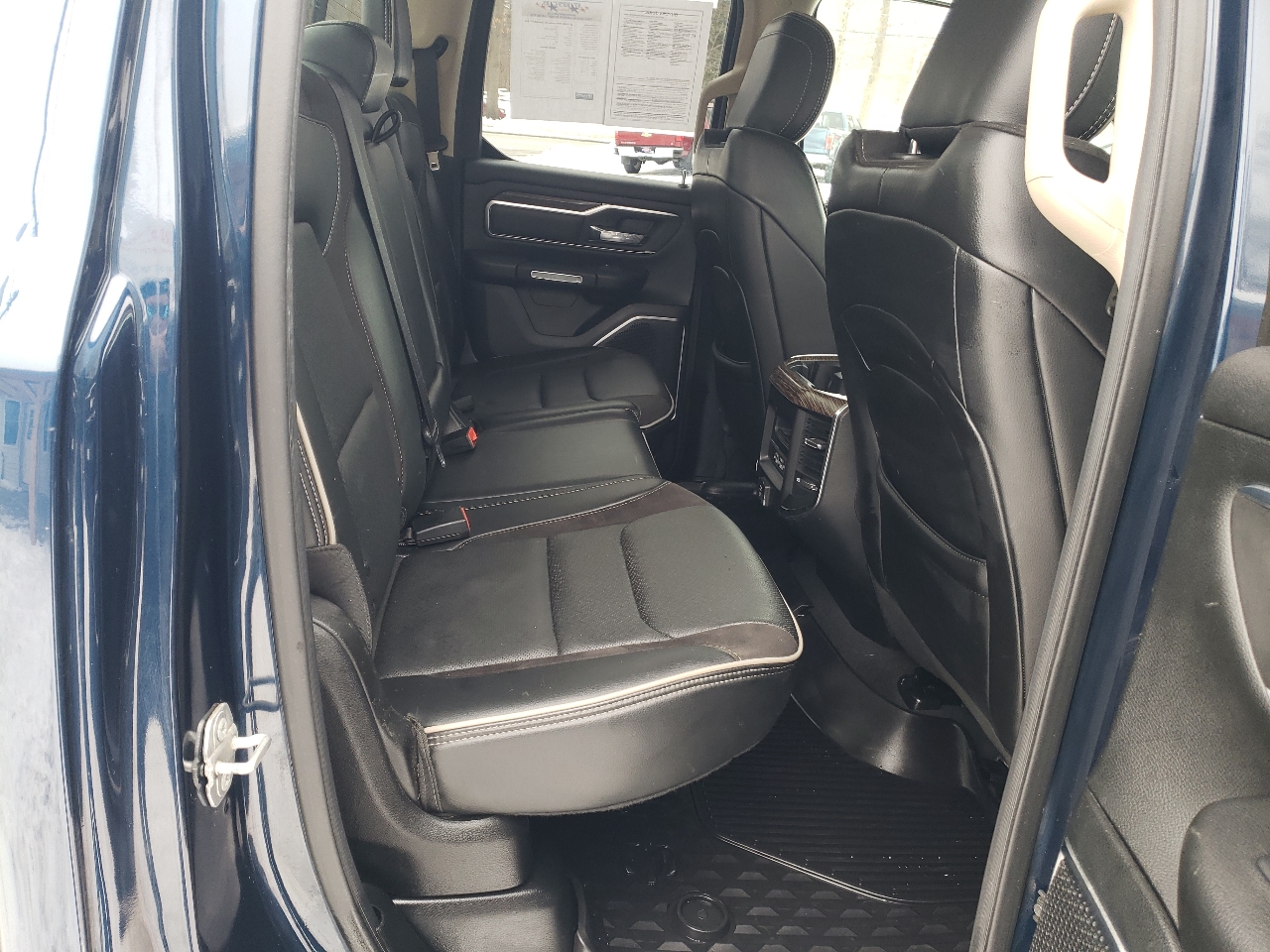 RAM 1500 Laramie 4x4 Quad Cab 6'4" Box 2019