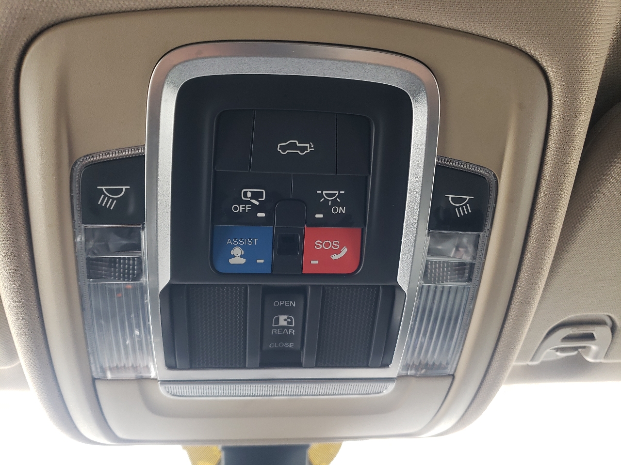 RAM 1500 Laramie 4x4 Quad Cab 6'4" Box 2019