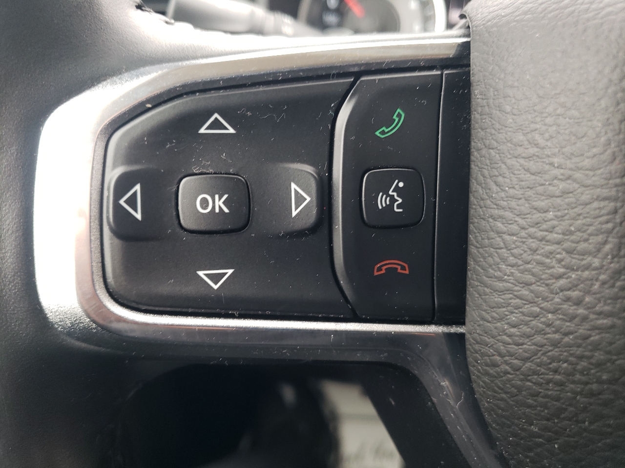 RAM 1500 Laramie 4x4 Quad Cab 6'4" Box 2019