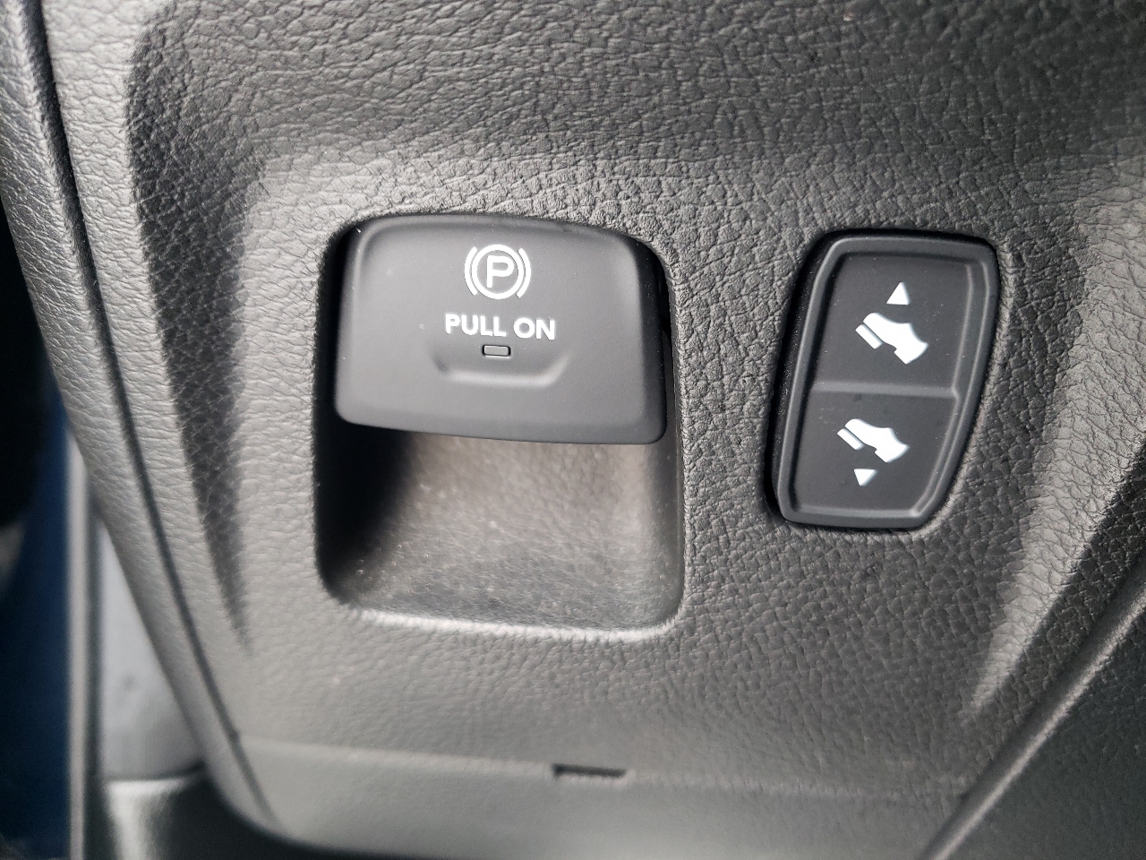 RAM 1500 Laramie 4x4 Quad Cab 6'4" Box 2019