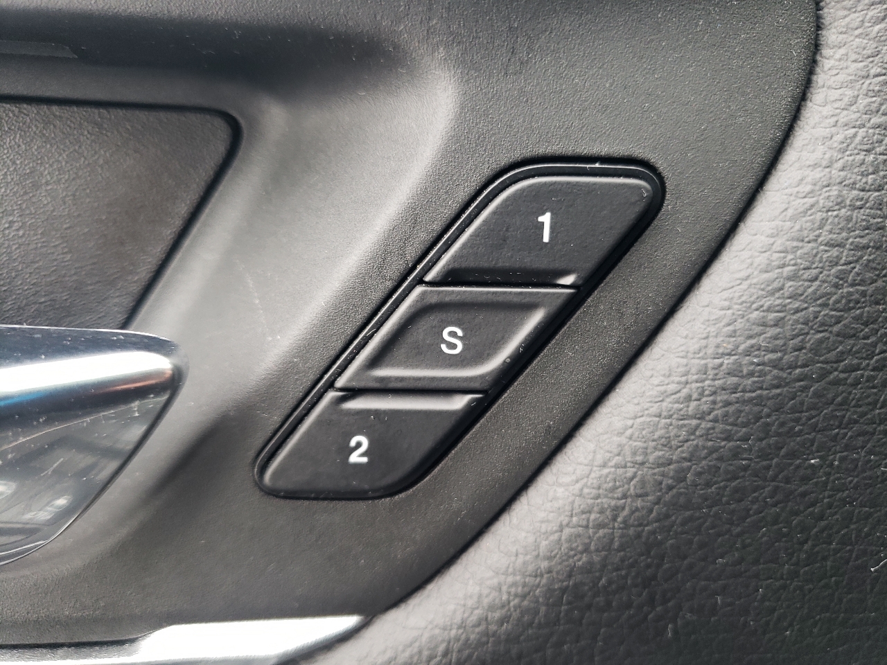 RAM 1500 Laramie 4x4 Quad Cab 6'4" Box 2019