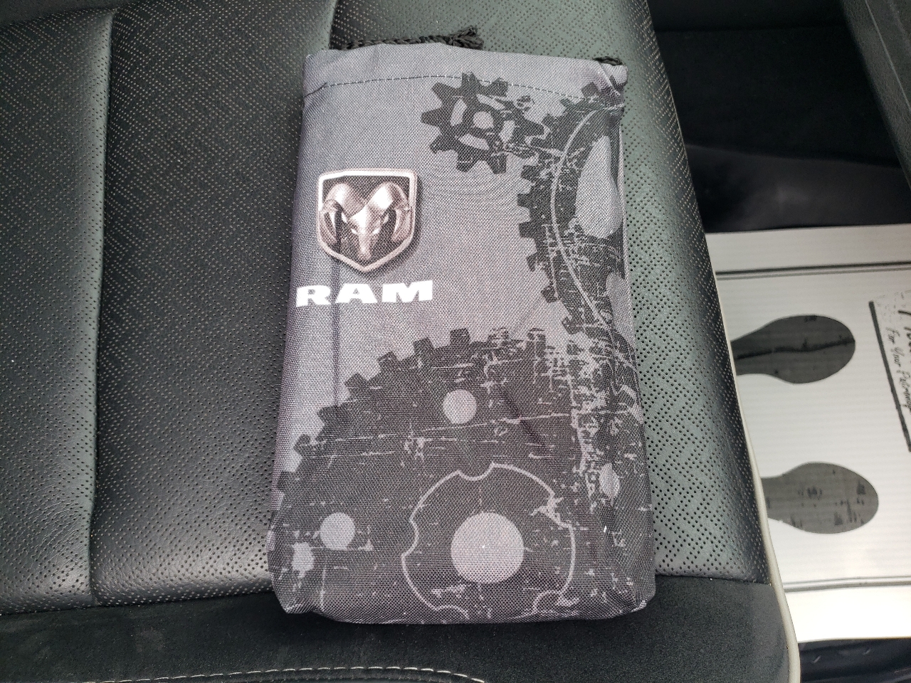 RAM 1500 Laramie 4x4 Quad Cab 6'4" Box 2019