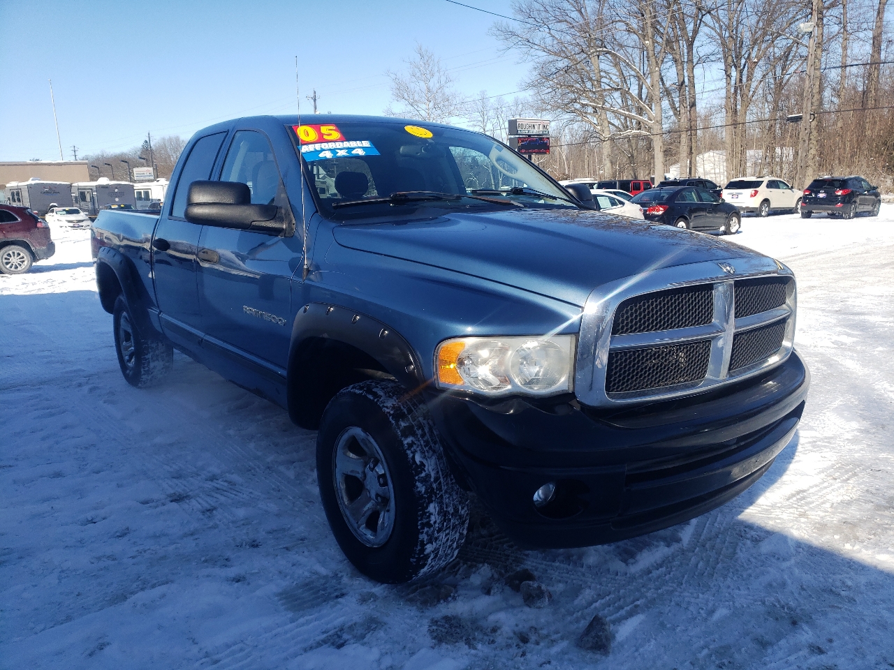 Dodge Ram 1500 4dr Quad Cab 140.5" WB 4WD SLT 2005