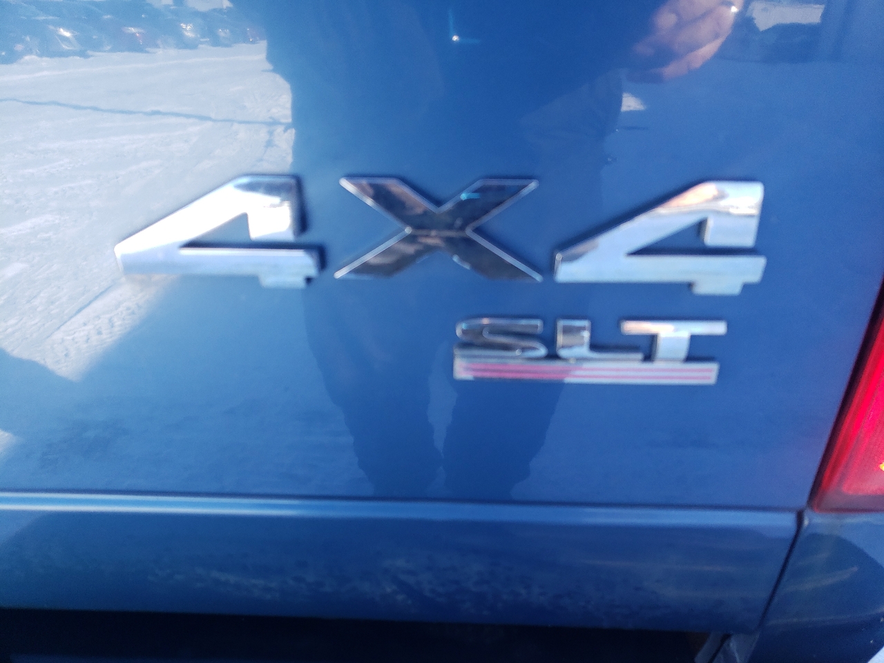 Dodge Ram 1500 4dr Quad Cab 140.5" WB 4WD SLT 2005