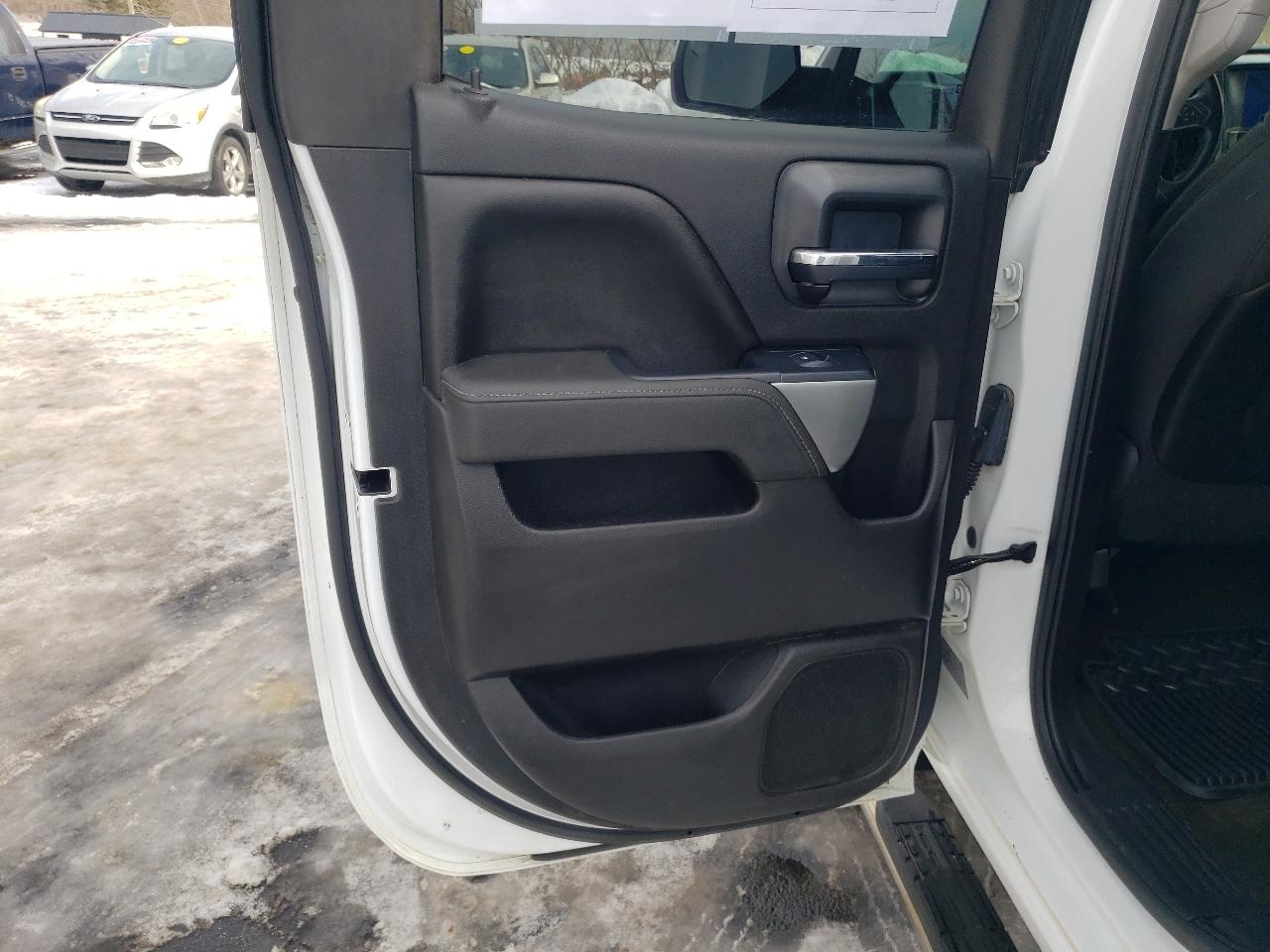 Chevrolet Silverado 1500 4WD Double Cab 143.5" LT w/1LT 2015