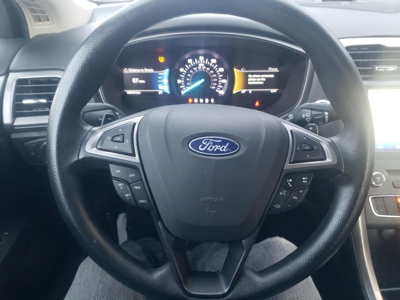 Ford Fusion SE FWD 2018