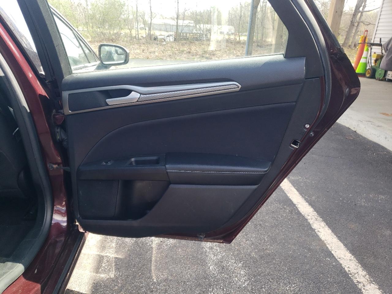 Ford Fusion SE FWD 2018