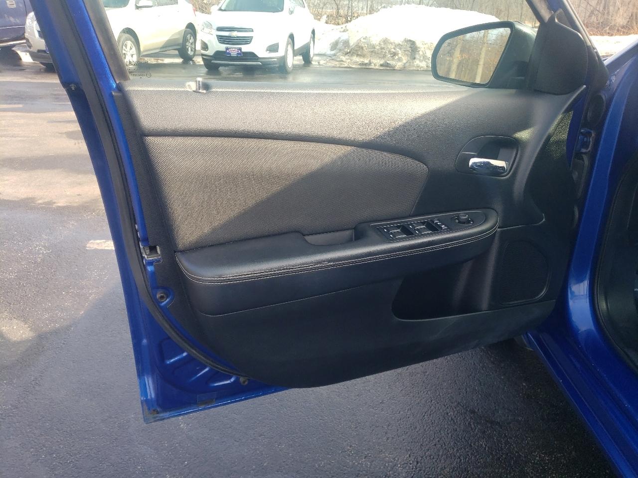 Dodge Avenger 4dr Sdn SXT 2012