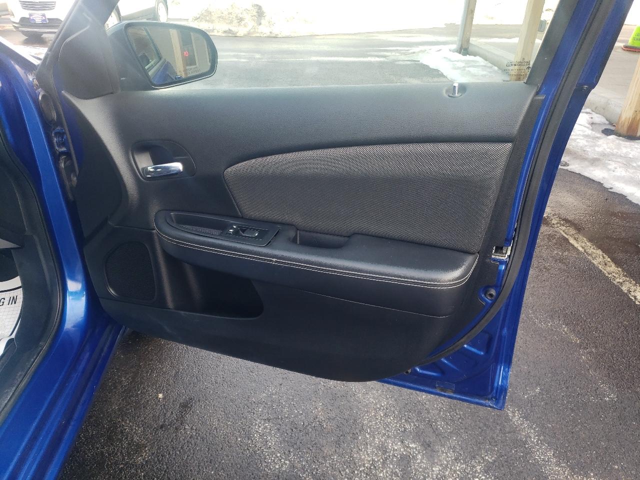 Dodge Avenger 4dr Sdn SXT 2012