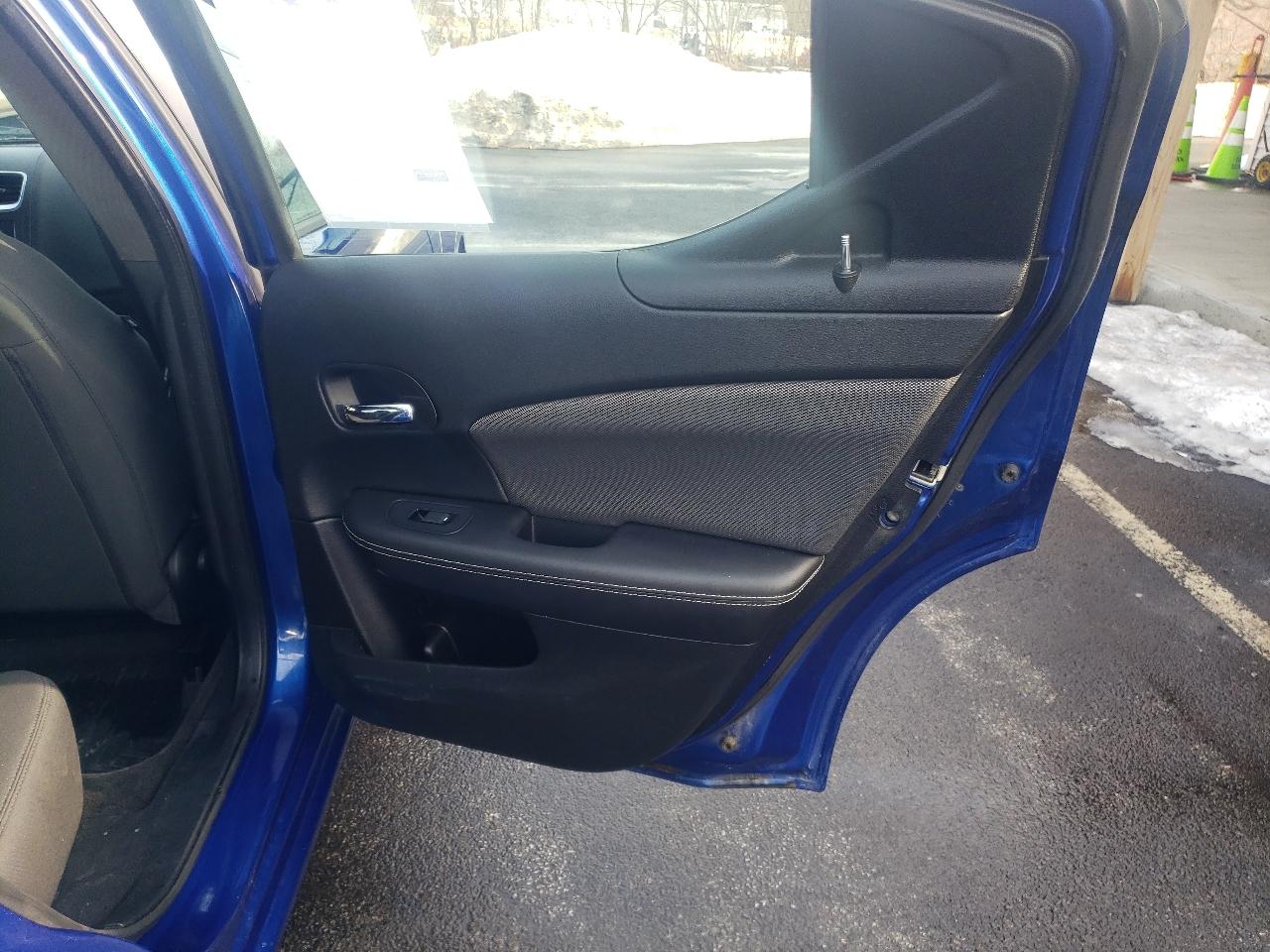 Dodge Avenger 4dr Sdn SXT 2012