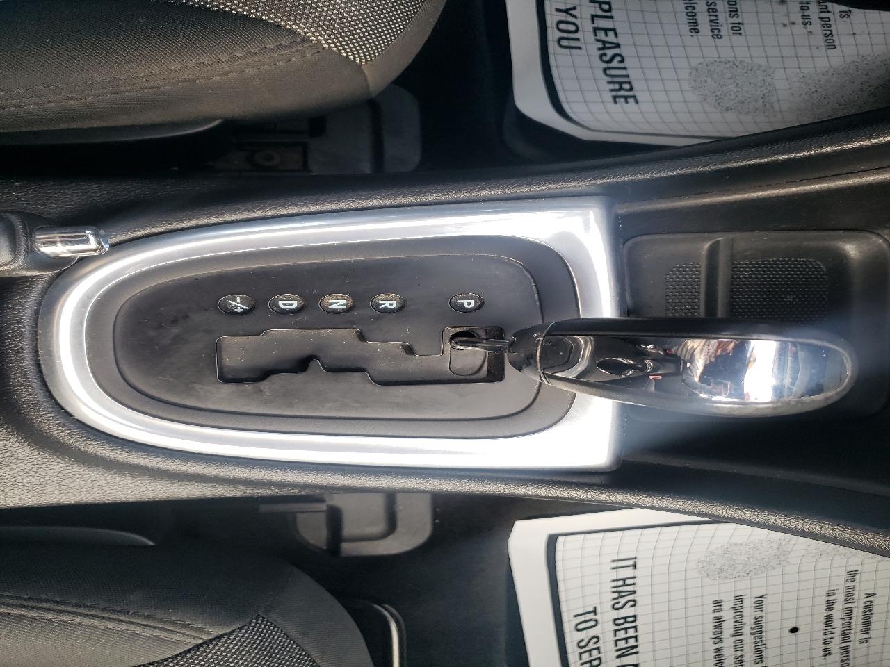 Dodge Avenger 4dr Sdn SXT 2012