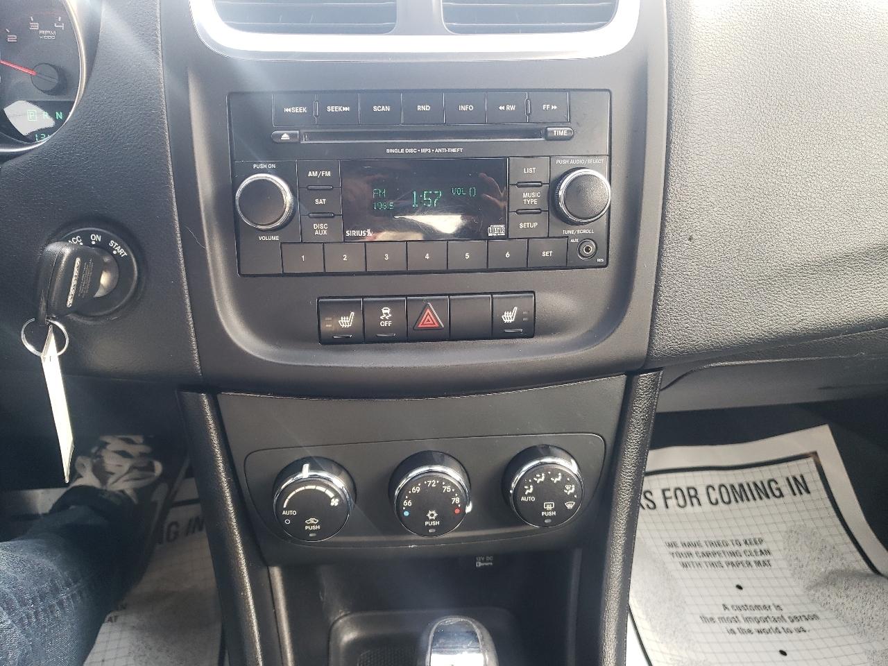 Dodge Avenger 4dr Sdn SXT 2012