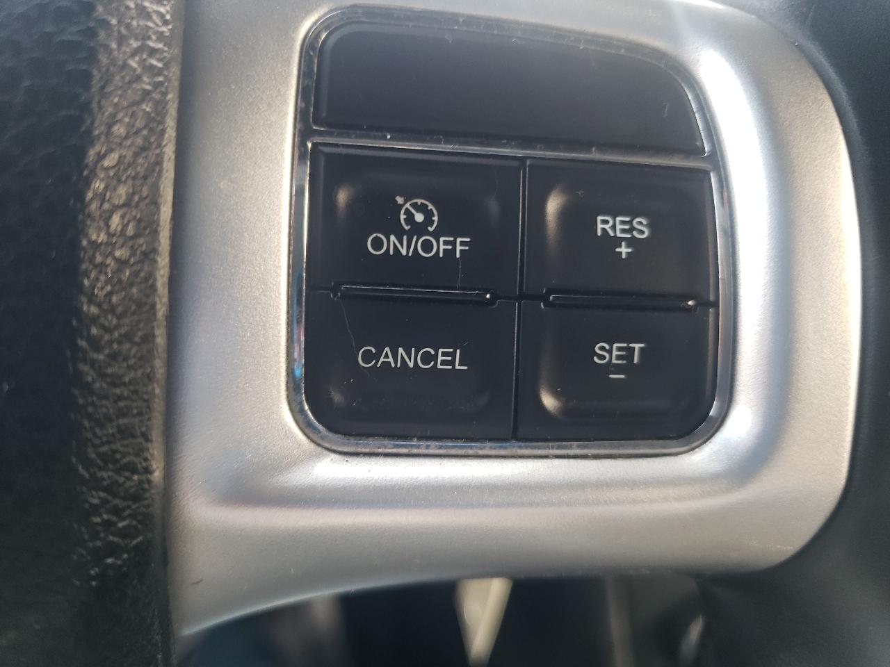 Dodge Avenger 4dr Sdn SXT 2012