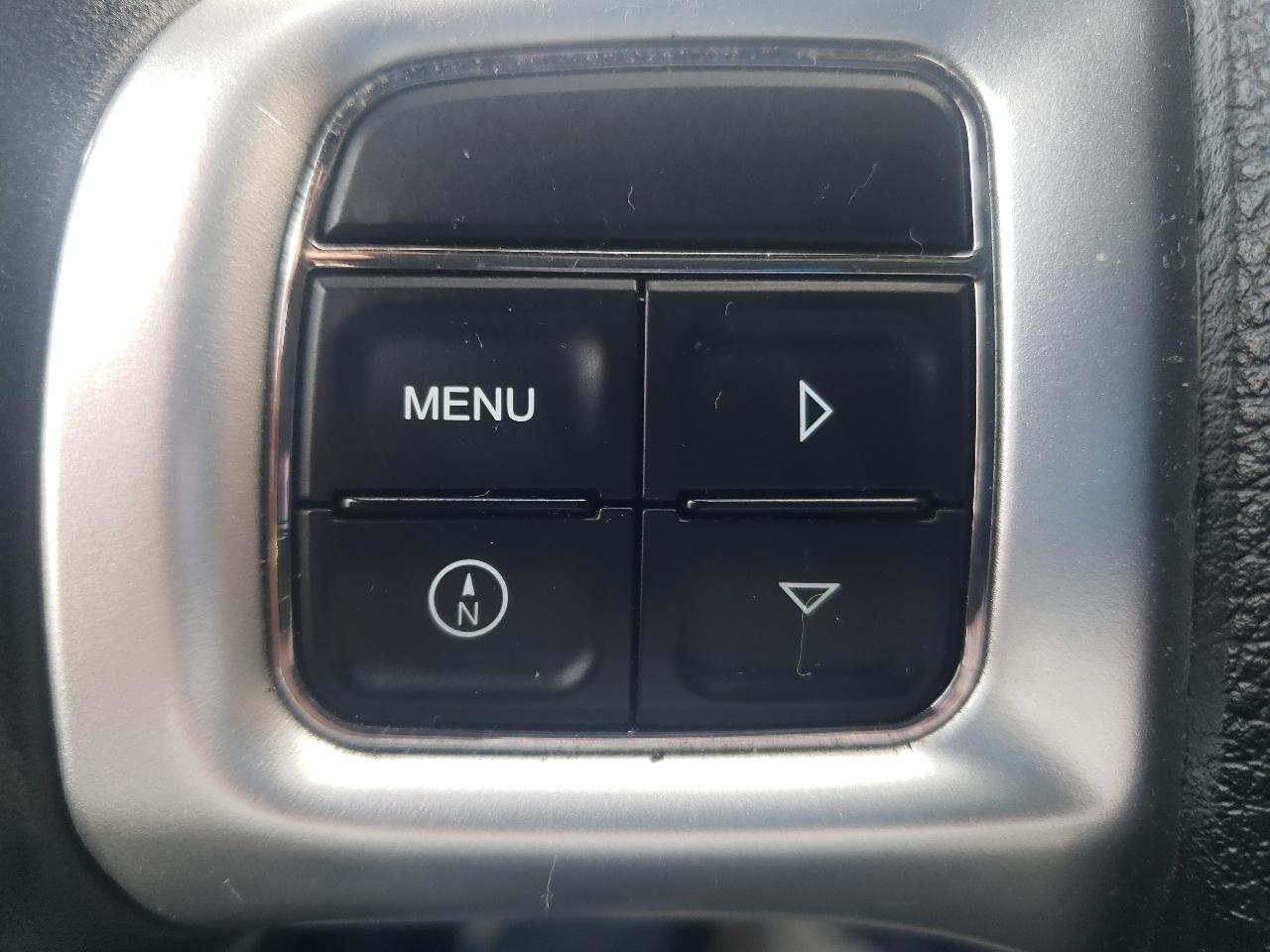 Dodge Avenger 4dr Sdn SXT 2012