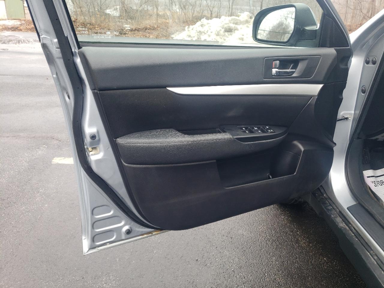 Subaru Outback 4dr Wgn H4 Auto 2.5i Premium 2014